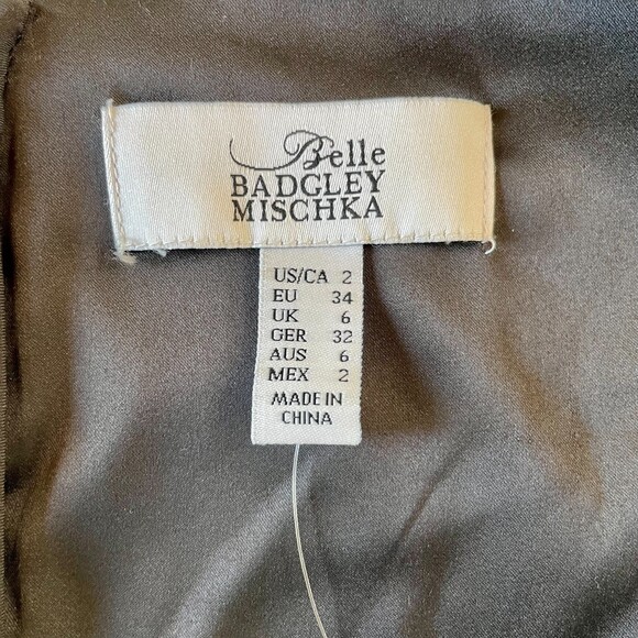 NWT Belle by Badgley Mischka Floral Embroidered Mermaid V-Neck Long Sleeve Gown - Picture 5 of 12